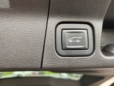 Used 2023 GMC Acadia Denali AWD/4WD image 35