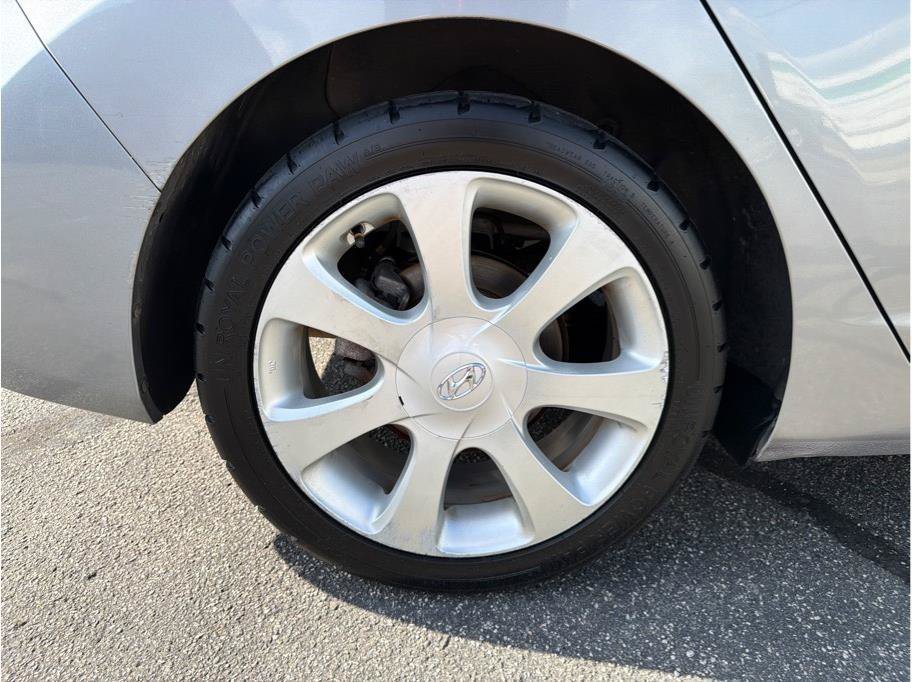 Used 2012 Hyundai Elantra Limited FWD image 20