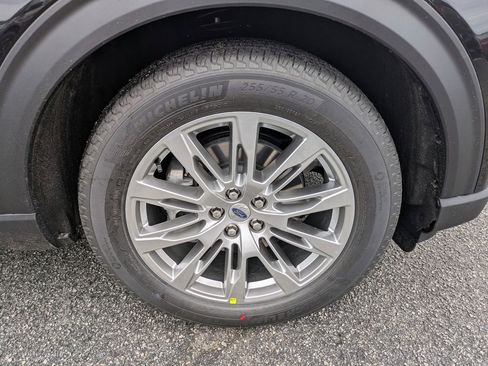 New 2026 Ford Explorer Platinum image 11