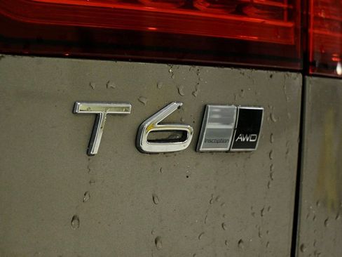 Used 2019 Volvo V60 T6 Inscription image 23