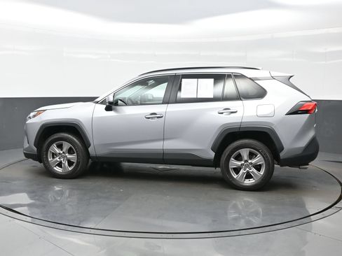 Used 2025 Toyota RAV4 XLE AWD/4WD image 3