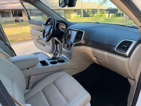 Used 2016 Jeep Grand Cherokee Limited image 13