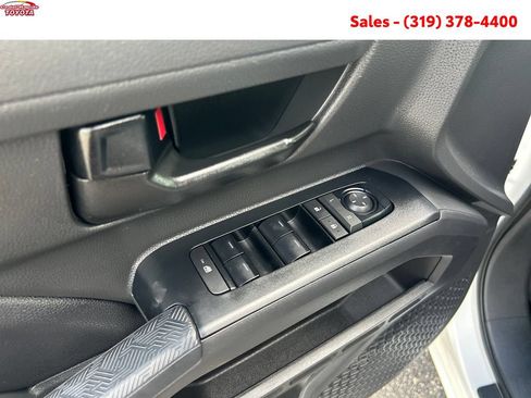 Certified 2024 Toyota Tacoma SR5 AWD/4WD image 13
