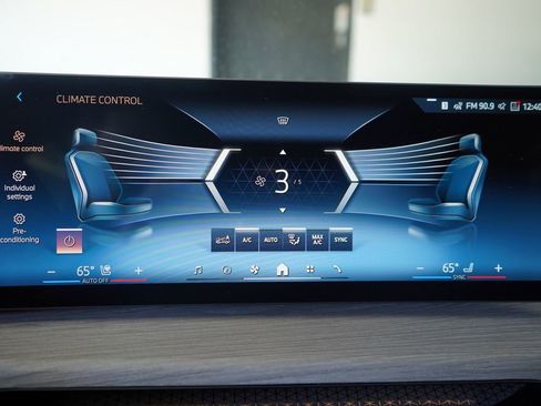 New 2026 BMW 330i Sedan w/ Convenience Package image 17