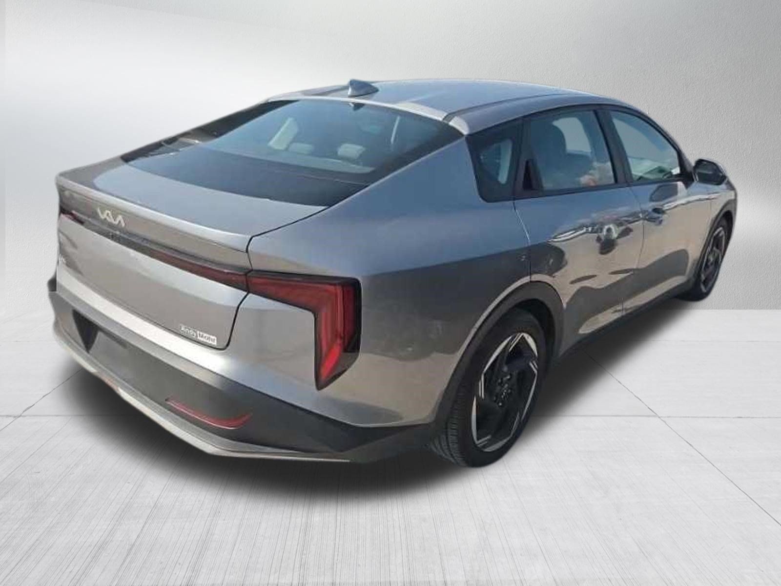 Used 2025 Kia K4 EX FWD image 2