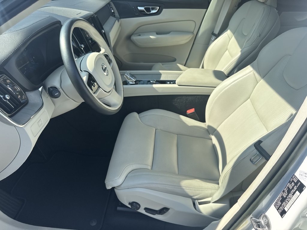 Used 2023 Volvo XC60 B5 Ultimate w/ Climate Package AWD/4WD image 9