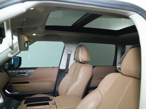 Used 2025 INFINITI QX80 Sensory AWD/4WD image 24