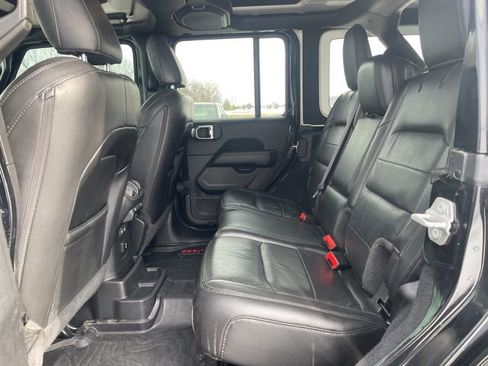 Used 2022 Jeep Wrangler Unlimited Sahara image 9