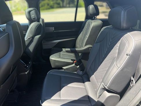 Certified 2026 Cadillac Vistiq Platinum w/ LPO, Floor Liner Package AWD/4WD image 10