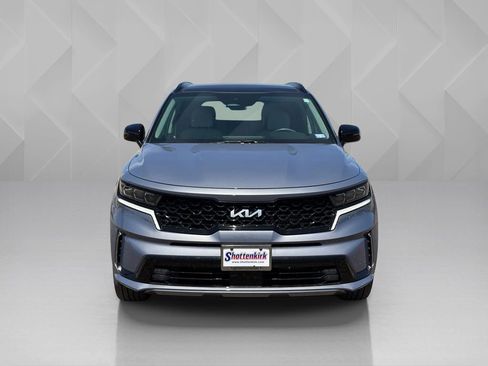 Certified 2023 Kia Sorento SX AWD/4WD image 2