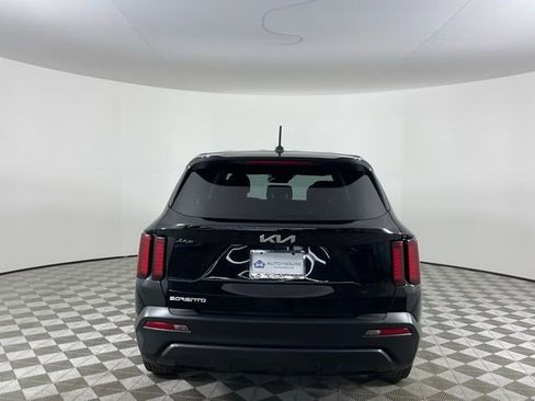 Used 2023 Kia Sorento LX FWD image 6