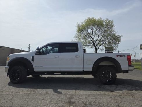 Used 2017 Ford F250 XLT w/ XLT Premium Package AWD/4WD image 14