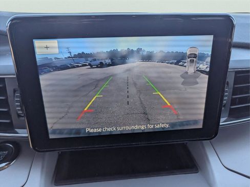 Used 2024 Ford Explorer XLT w/ Equipment Group 202A image 21