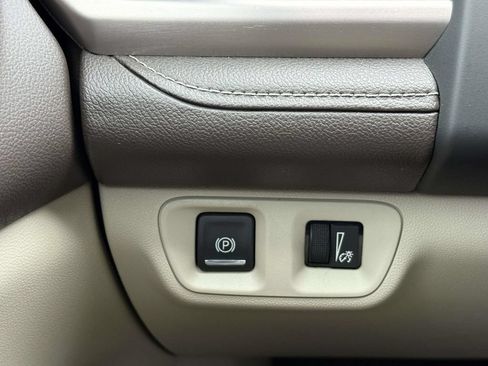 Used 2017 GMC Acadia Denali w/ Technology Package AWD/4WD image 30