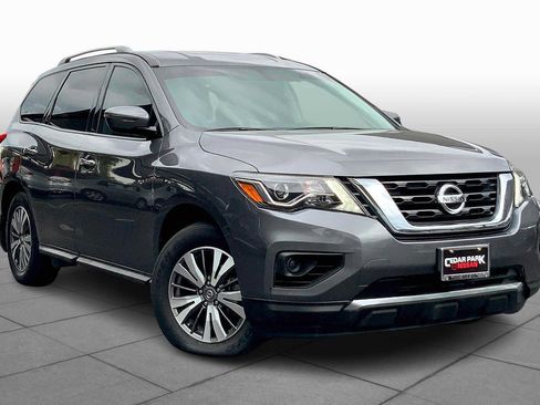 Used 2020 Nissan Pathfinder S FWD image 3