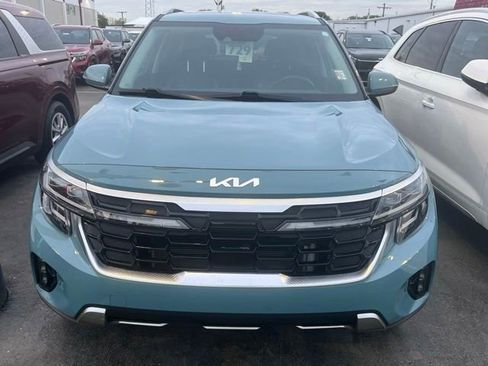 Certified 2024 Kia Seltos SX w/ SX Sunroof Package AWD/4WD image 3