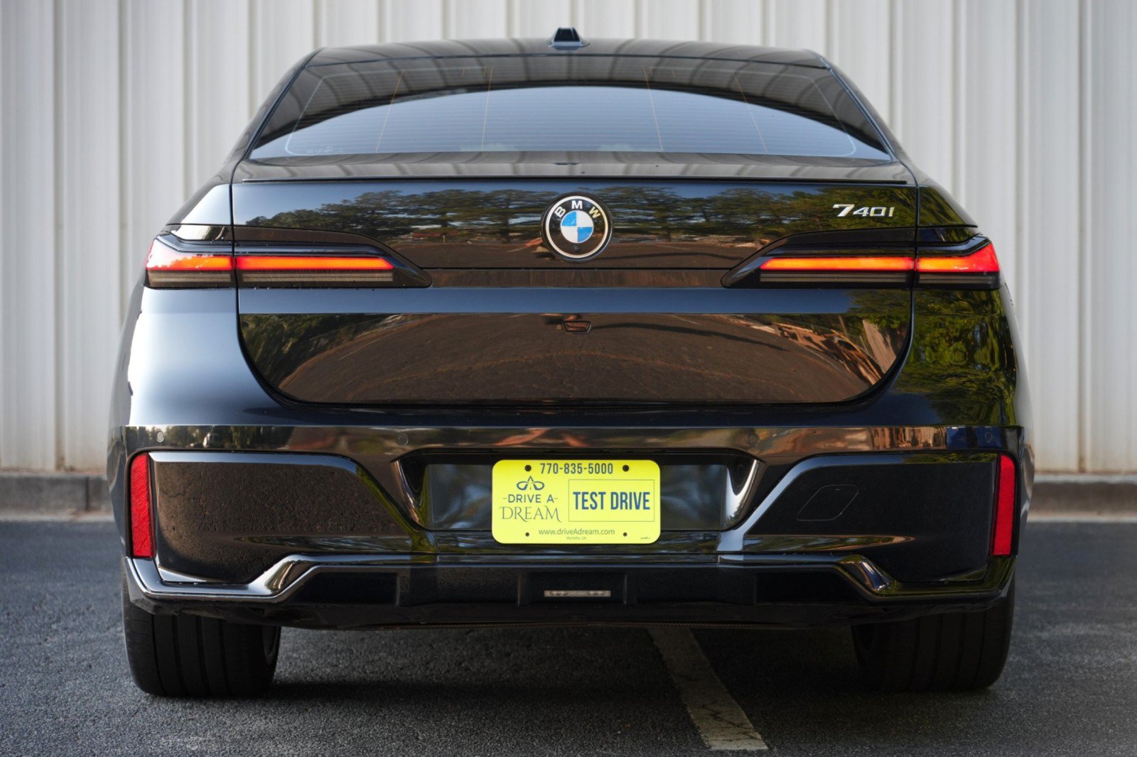 Used 2023 BMW 740i RWD image 11