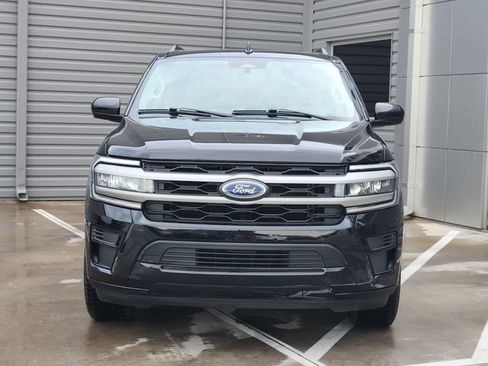 Used 2024 Ford Expedition XLT RWD image 3
