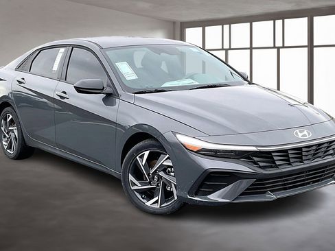 New 2025 Hyundai Elantra SEL image 1