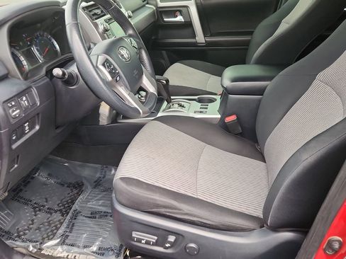 Used 2017 Toyota 4Runner SR5 AWD/4WD image 7