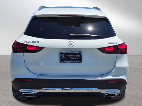 New 2025 Mercedes-Benz GLA 250 4MATIC image 6