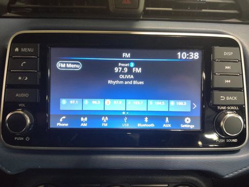 Used 2025 Nissan Versa SV FWD image 25