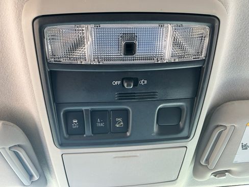 Used 2019 Toyota 4Runner SR5 AWD/4WD image 31