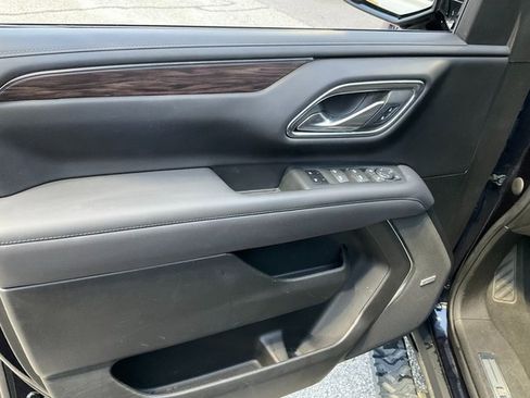 Used 2022 Chevrolet Tahoe Z71 w/ Z71 Off-Road Package image 7