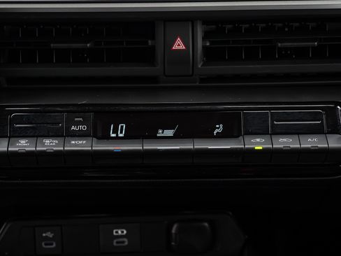 Certified 2025 Toyota Prius LE AWD/4WD image 36