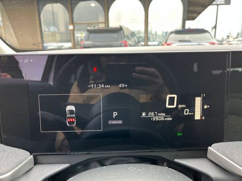 Used 2025 Nissan Kicks SV image 10