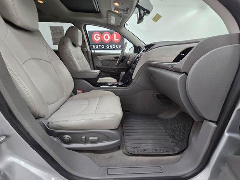 Used 2017 Chevrolet Traverse LT FWD image 18