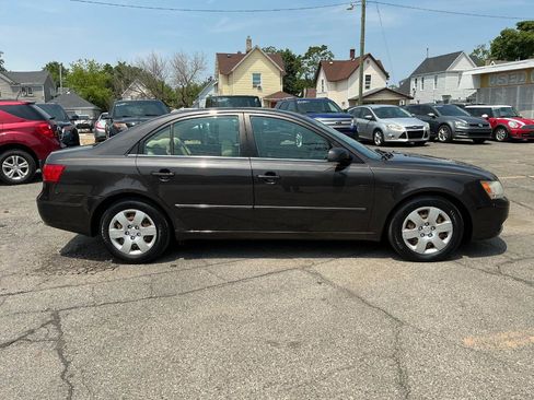 Used 2009 Hyundai Sonata GLS FWD image 2