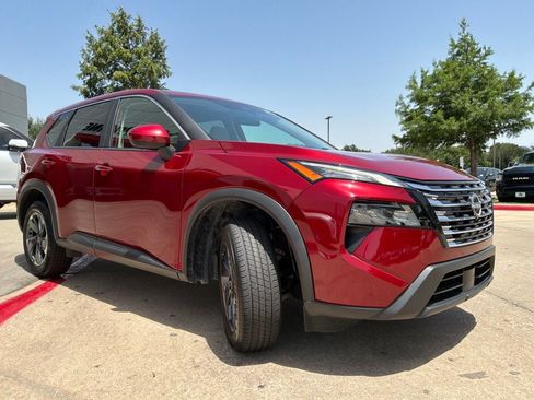 Used 2025 Nissan Rogue SV FWD image 4