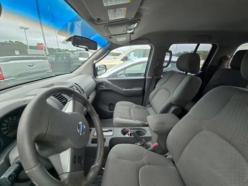 Used 2008 Nissan Frontier SE w/ SE Value Truck Pkg RWD image 4