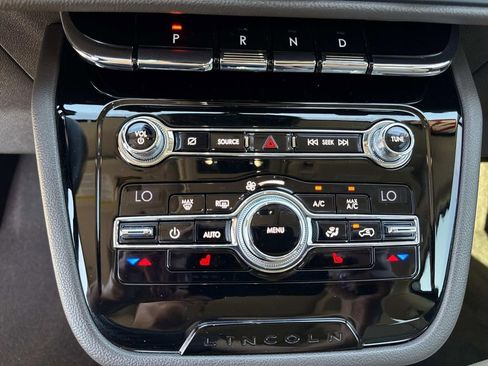 Certified 2020 Lincoln Corsair Reserve image 29