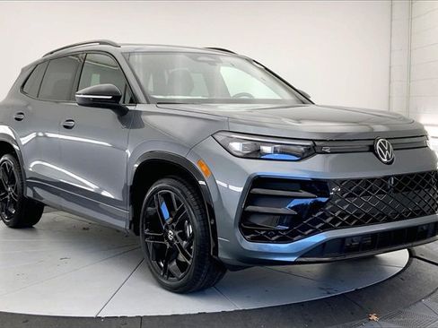 New 2026 Volkswagen Tiguan SE R-Line image 1