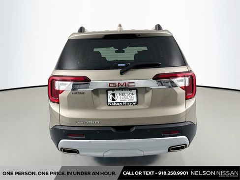 Used 2023 GMC Acadia SLT w/ Preferred Package FWD image 6