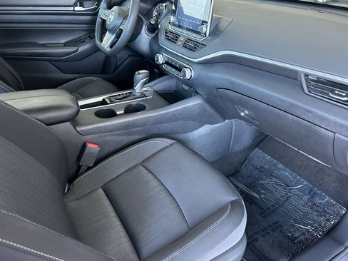 Used 2020 Nissan Altima 2.5 S FWD image 14