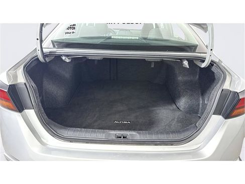 Used 2023 Nissan Altima 2.5 SV FWD image 12