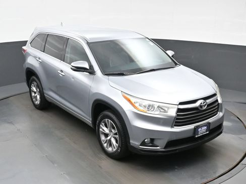 Used 2014 Toyota Highlander Plus FWD image 38