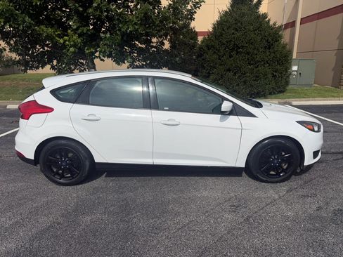 Used 2018 Ford Focus SE FWD image 7