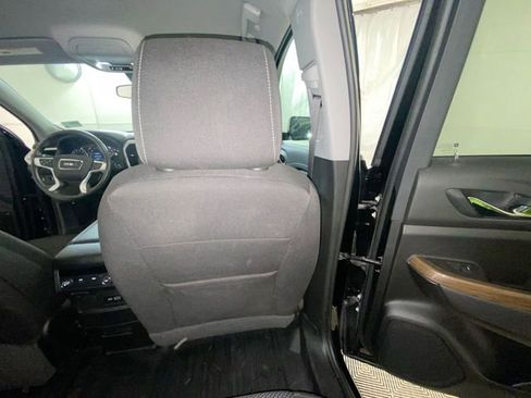 Used 2023 GMC Acadia SLE w/ Driver Convenience Package FWD image 37