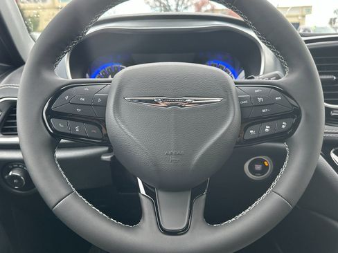 New 2026 Chrysler Pacifica Limited image 25