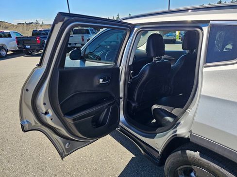 Used 2020 Jeep Compass Latitude FWD image 20