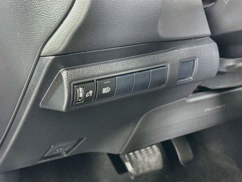 Used 2020 Toyota Corolla LE FWD image 14