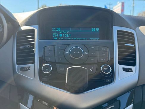 Used 2016 Chevrolet Cruze LS FWD image 23