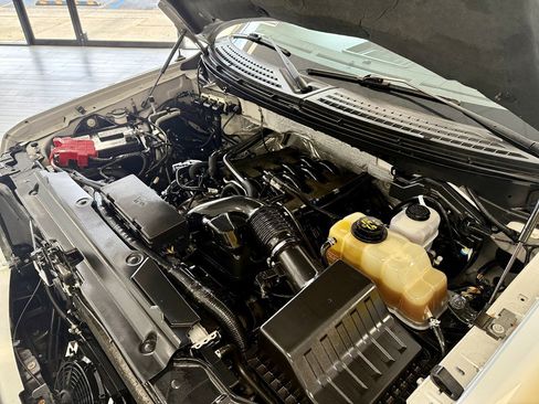 Used 2011 Ford F150 Platinum image 18