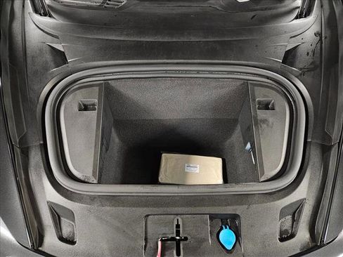 Used 2022 Porsche Taycan image 18