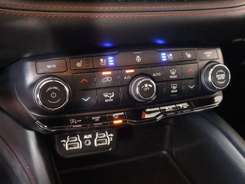 Used 2023 Dodge Durango GT AWD/4WD image 8