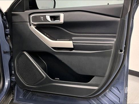 Used 2021 Ford Explorer XLT w/ Equipment Group 202A RWD image 21